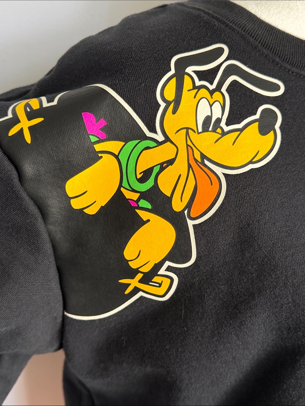 Disney Parks 2022 Halloween Trick or Treat Mickey and Friends Sweatshirt Size S - Picture 3 of 12
